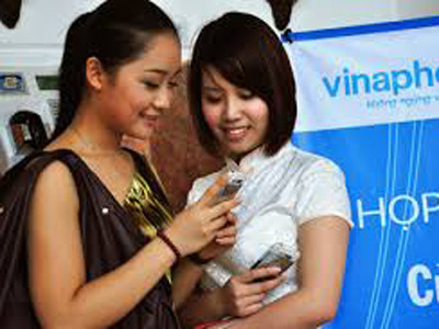 Nhà mạng ưu ái thuê bao ‘người nhà’