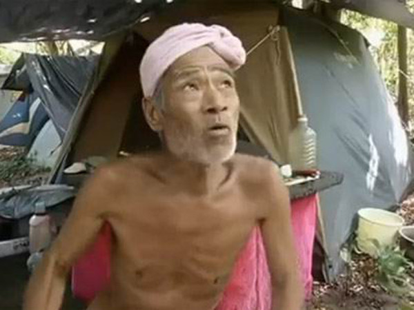 Sống 20 năm trên hoang đảo không cần mặc quần áo