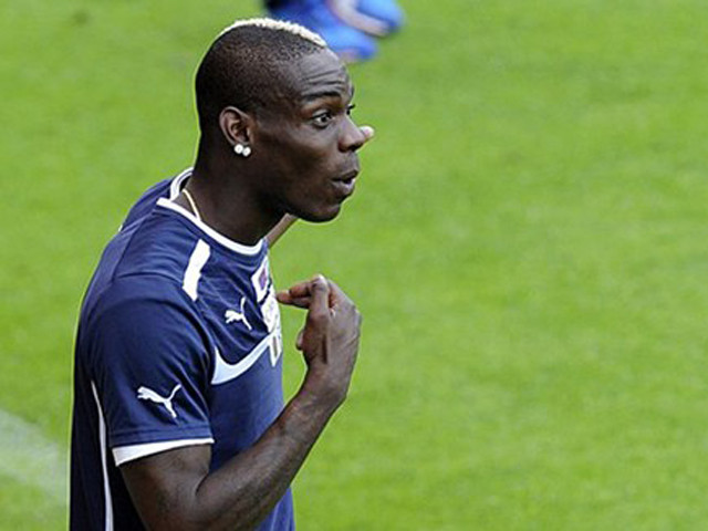 Balotelli: "Kẻ nào sỉ nhục màu da của tôi sẽ phải chết!"