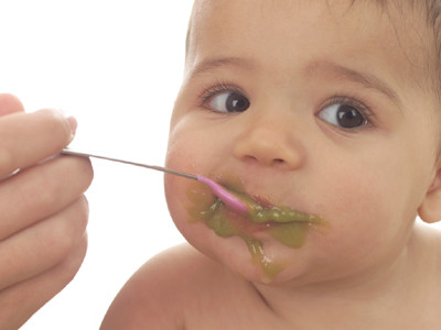 Cho trẻ dùng men tiêu hóa