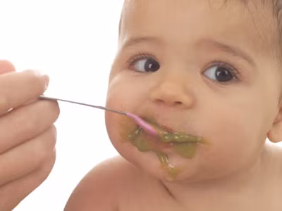 Cho trẻ dùng men tiêu hóa