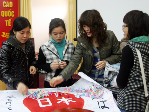 10.000 hạc giấy cầu nguyện cho Nhật Bản