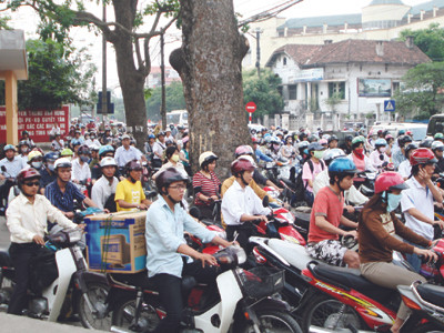 Thu quỹ bảo trì đường bộ: Gần 2,2 triệu đồng/xe con/năm