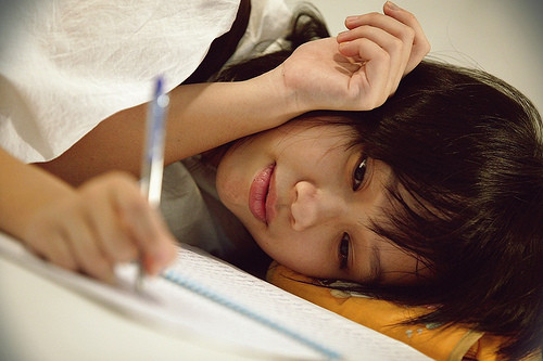 Sinh viên làm thơ về 'bão giá'