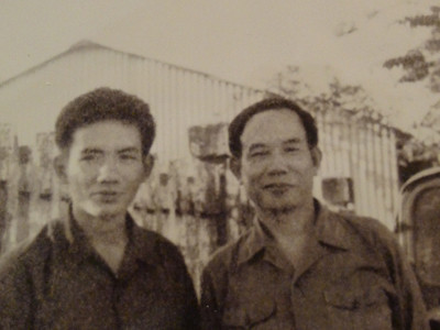 Con trai giáo sư Từ Giấy và 'cẩm nang đỏ' (kỳ 3)