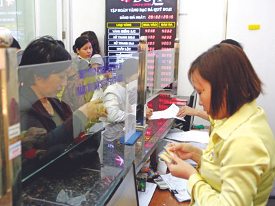 Mua bán vàng phi SJC: Thiệt vì bán trước