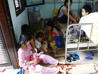 Tăng giá dịch vụ y tế để nâng chất lượng