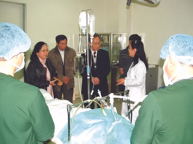 Tăng viện phí một số bệnh viện có thể bù phần nào chi phí Ảnh: P.V