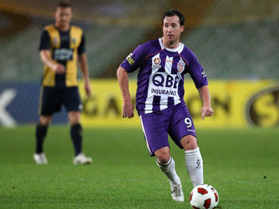 Danh thủ Liverpool tới Muang Thong United của HLV Calisto