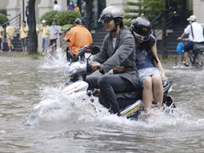 Hà Nội còn trên 20 điểm úng ngập