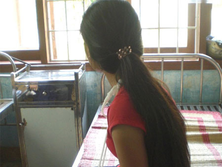 Trần tình của nữ sinh cắt cổ tay trong lớp học