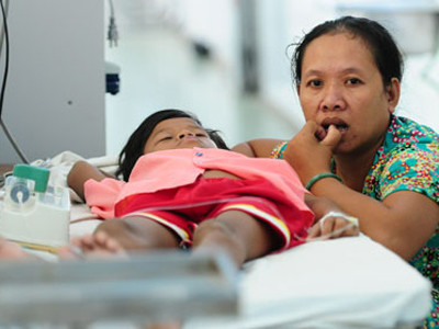 Lùi thời hạn áp dụng mức viện phí mới