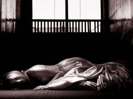 Đêm tân hôn ác mộng của cô gái massage