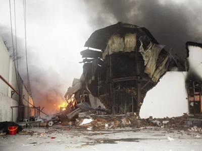 Hé lộ nguyên nhân vụ cháy thiêu rụi hàng ngàn xe