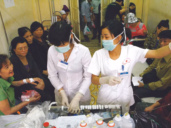 Theo BHXH Việt Nam, viện phí tăng sẽ góp phần cải thiện chất lượng khám chữa bệnh. Ảnh: Hồng Vĩnh