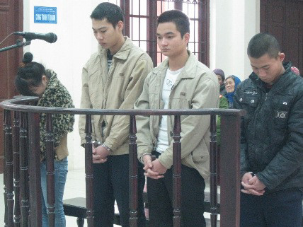 Đua đòi ăn chơi kiểu ‘bầy đàn’, thiếu nữ Hà Nội vào tù