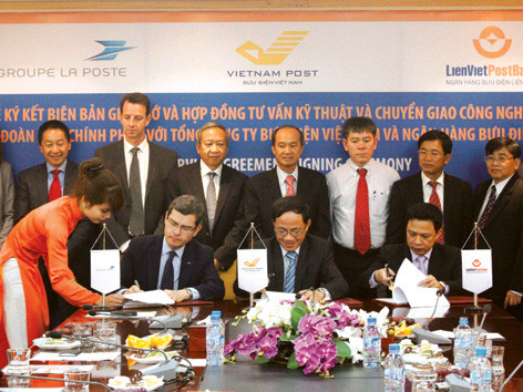 Bưu điện và ngân hàng “2” trong “1”