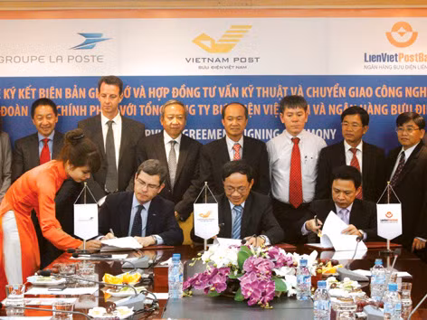 Bưu điện và ngân hàng “2” trong “1”