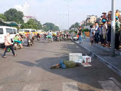 Bị sếp công an đâm chết vì ngồi lòng đường nghe điện thoại