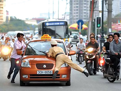 Cần quy định thêm trường hợp công an nổ súng bắn người?