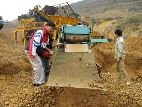 Ở đâu có khai khoáng, ở đó dân sợ?