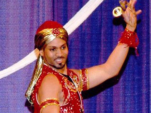 Xem mỹ nam ... múa bụng