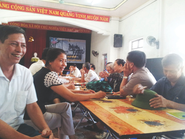 Vận động dân nộp tiền đón kỳ quan