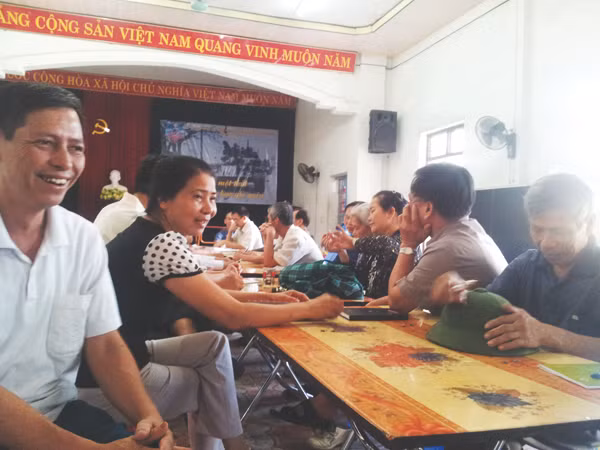 Vận động dân nộp tiền đón kỳ quan