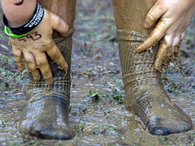 Phòng chống sốt rét bằng… tất bốc mùi