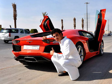 Khám phá thú chơi xe 'không giống ai' của đại gia Arab