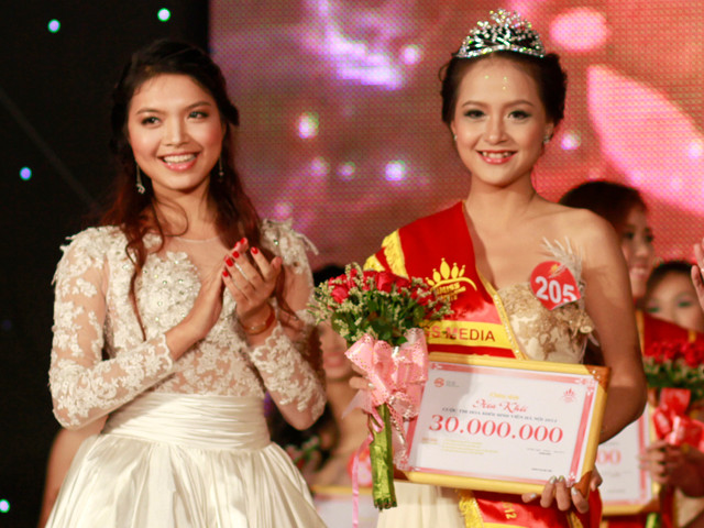 Nữ sinh ĐH Văn hoá trở thành Hoa khôi ImissThăng Long