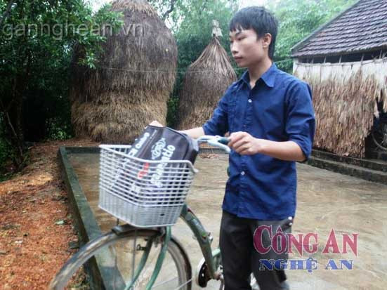 Nam sinh xứ Nghệ cứu người trong lũ dữ