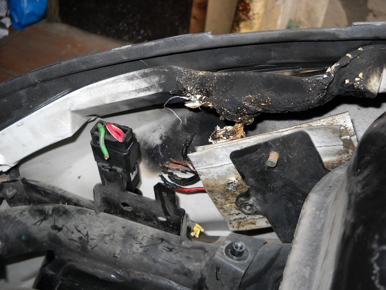 Một ngày, hai xe SH bốc cháy trên phố