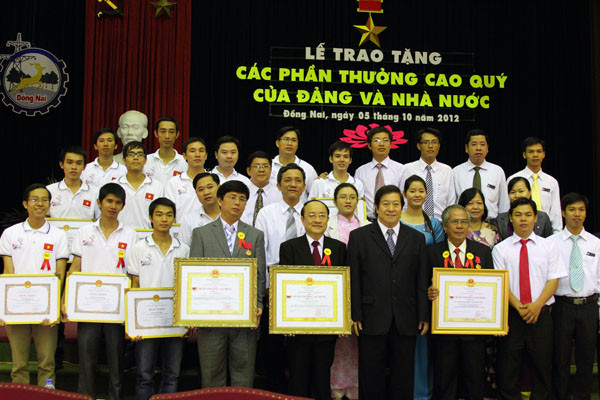 Nhà trường trong doanh nghiệp