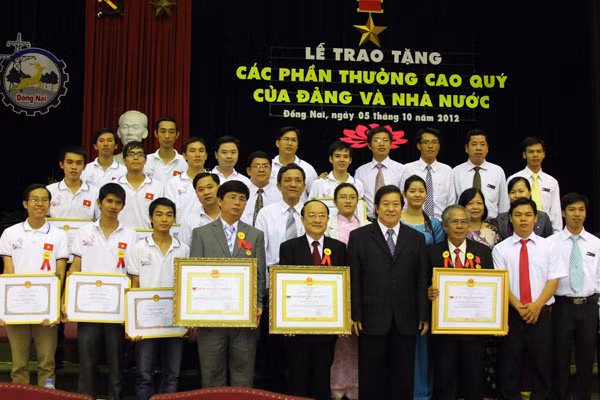 Nhà trường trong doanh nghiệp