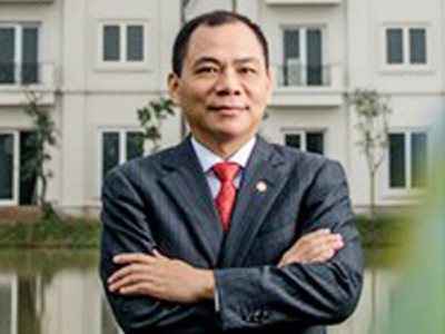 Forbes viết gì về tỷ phú đô la người Việt đầu tiên