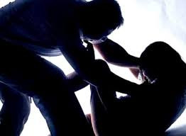 ‘Yêu râu xanh’ hãm hiếp cháu, làm dì có thai