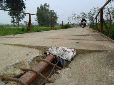 Cây cầu chờ sập