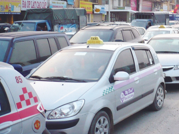 Đề xuất cấm ô tô cá nhân 5 ngày/tuần