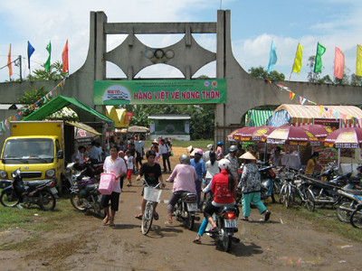 Đưa hàng Việt về nông thôn vẫn nặng tính thời vụ. Ảnh: Kiến Giang