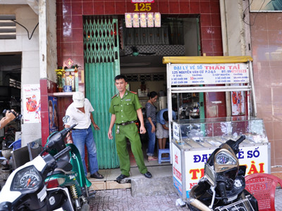 Hận người yêu cũ đi lấy chồng, tạt axít 8 người giữa phố