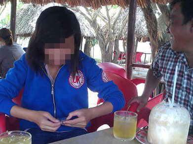 Bé Hồng L tại quán càphê Mỹ Linh