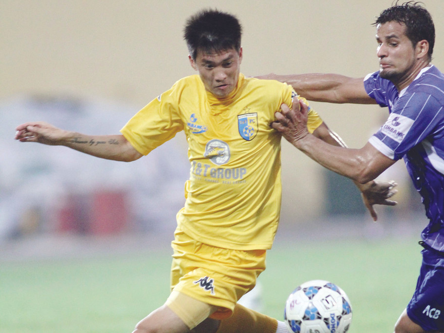 Chuyện Công Vinh và các ông 'bầu'