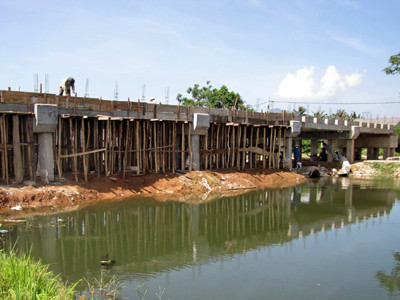 Xây đường ven xóa âu thuyền