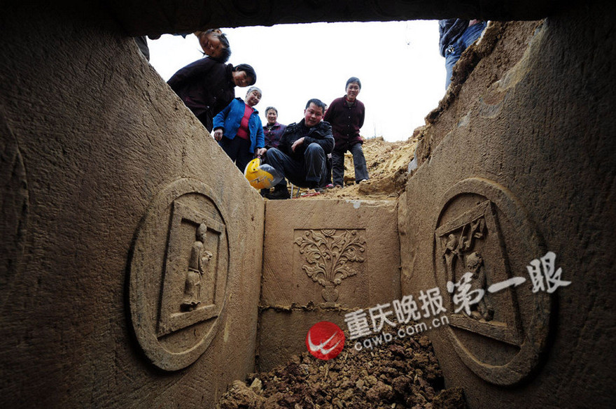 Phát hiện mỹ nhân trong mộ cổ