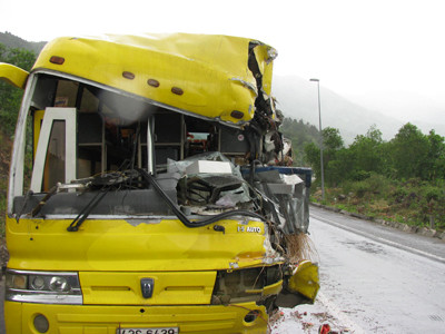 Xe khách giường nằm, 'hung thần' xa lộ mới?