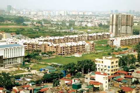 Doanh nghiệp BĐS ‘ôm bom’ tới khi nào?