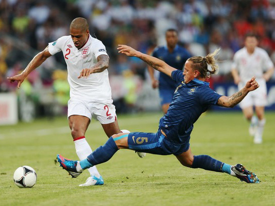 Anh và Pháp chia điểm kịch tính