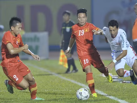 CẬN CẢNH trận hòa bất thường khiến HLV Hoàng Văn Phúc 'rụng' ghế