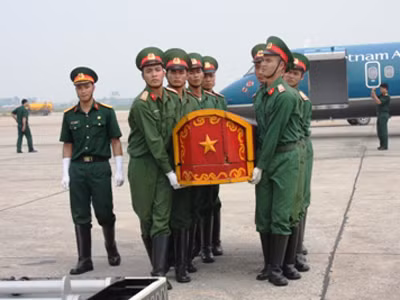 Diễn tập chuyển linh cữu Đại tướng lên máy bay